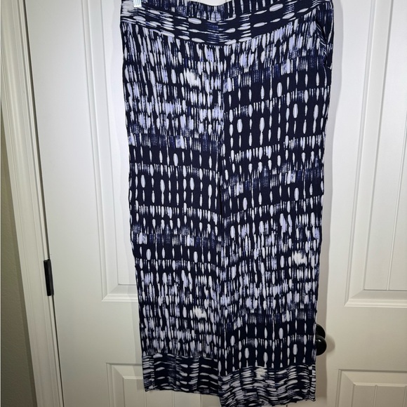 Flowing navy blue and white womens pant- size Large- EUC - Picture 1 of 9